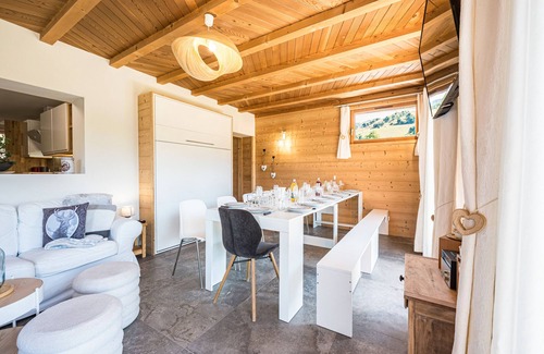 Albiez-Montrond Apartment | Apartment 'Grand Cerf - Albiez Montrond' with Mountain View, Private Terrace and Wi-Fi