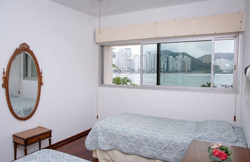 Asturias Apartment | Apartment Guaruja /Asturias Total front of the house 4 quarts 3 bath /TvCabo Wif /serv.