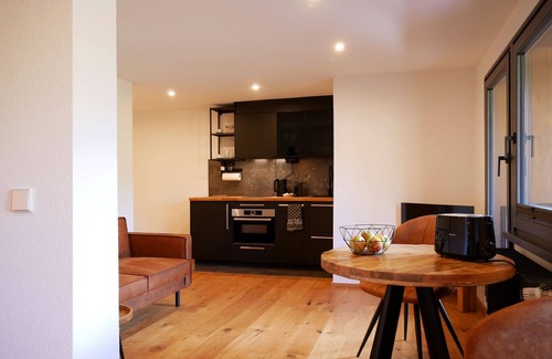 Hinterzarten Apartment | Apartment 'Hermelin' with Mountain View and Wi-Fi