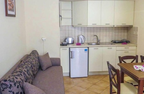 Kerveli Apartment | Apartment Hermes in Samos Town - 3 persons, 1 bedrooms