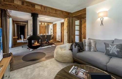 Val-d'Isere Villa | Apartment Heureuse - Three Bedroom Villa, Sleeps 8