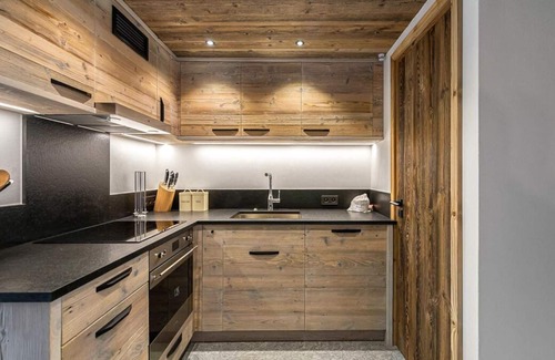 Val-d'Isere Villa | Apartment Heureuse - Three Bedroom Villa, Sleeps 8