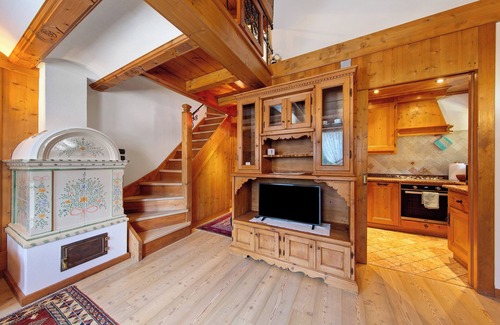 Vodo Cadore Apartment | Apartment 'Hilde' with Mountain View, Private Terrace and Wi-Fi