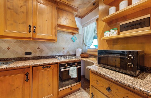 Vodo Cadore Apartment | Apartment 'Hilde' with Mountain View, Private Terrace and Wi-Fi