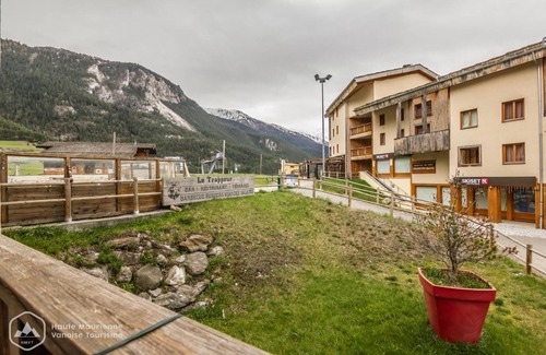 Termignon Apartment | Apartment 'Hirka' with Mountain View, Balcony and Wi-Fi