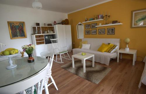 Vrdnik Apartment | Apartment Honey and milk