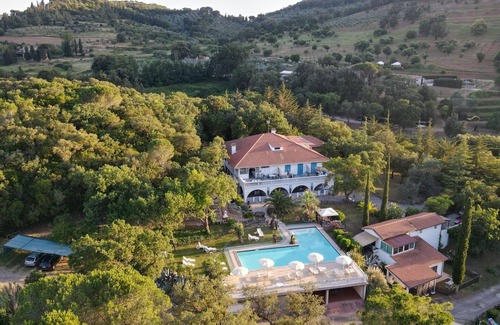 Campiglia Marittima Apartment | Apartment in Residence by the sea set in an amazing Park