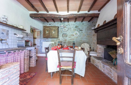 Magliano in Toscana Other | Apartment Il Sorbo with Terrace, Shared Pool & Wi-Fi