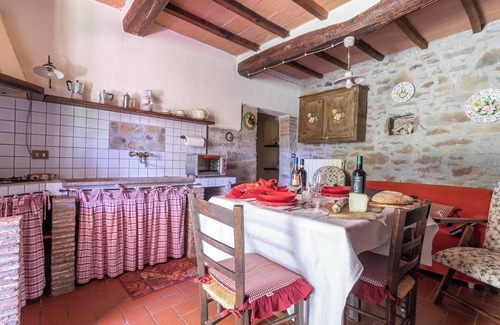 Magliano in Toscana Other | Apartment Il Sorbo with Terrace, Shared Pool & Wi-Fi
