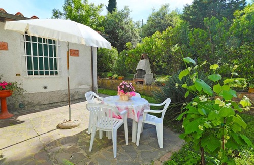 Alberi Apartment | Apartment Il Gelsomino by Interhome