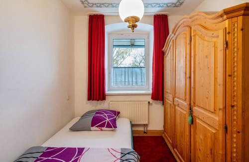 Nussdorf am Inn House | Apartment In A Hotel 'Nußdorfer Hof - Apartment 9' with Mountain View and Wi-Fi