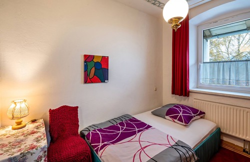 Nussdorf am Inn House | Apartment In A Hotel 'Nußdorfer Hof - Apartment 9' with Mountain View and Wi-Fi