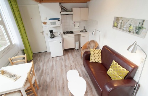 Bergen aan Zee Apartment | Apartment in Bergen aan Zee near the Beach