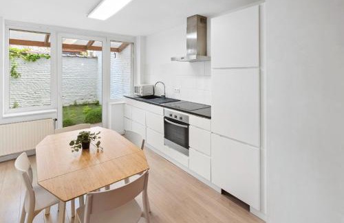 Upper Town Apartment | Apartment in Brussels, Lantsheere by Homenhancement SA