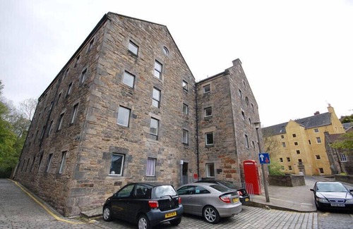 West End Apartment | Apartment In Central Edinburgh, Scotland, In The Picturesque Dean Village
