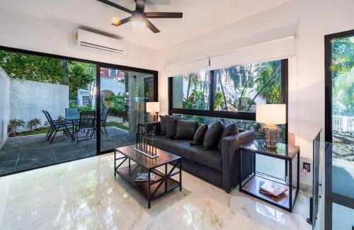 Playacar Fase I Apartment | Apartment in duplex one block from Playacar beach