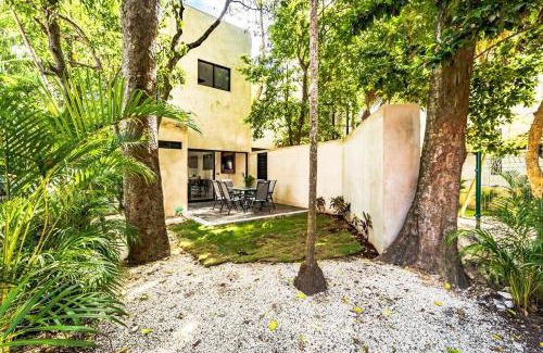 Playacar Fase I Apartment | Apartment in duplex one block from Playacar beach
