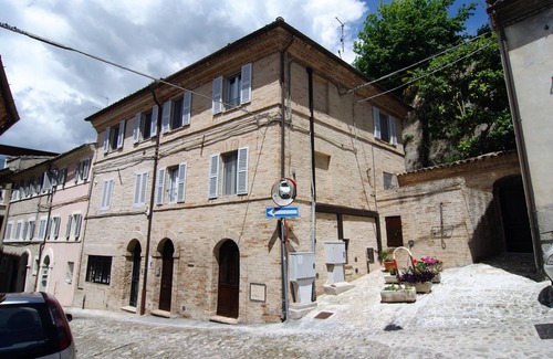 Fermo Apartment | Apartment in Fermo Accommodation "La Fonte" located in the historical center