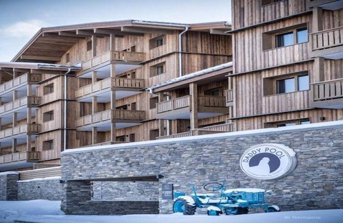 Montalbert Apartment | Apartment in Fornelet with Ski-In/Ski-Out Access