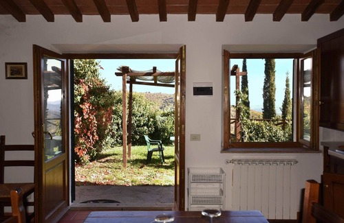Starda Apartment | Apartment in the castle, with restaurant and swimming pool, Ginestra