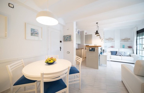 L'Escala Apartment | Apartment in L'Escala with Sea Views