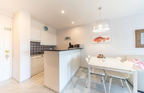 L'Escala Apartment | Apartment in L’Escala by Cala de la Creu Beach