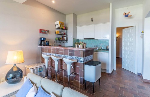 L'Escala Apartment | Apartment in L’Escala with Sea Views & Pool