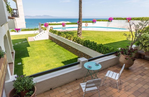 L'Escala Apartment | Apartment in L’Escala with Sea Views & Pool