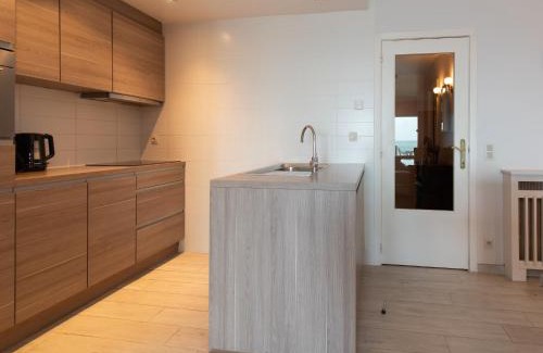Middelkerke Apartment | Apartment in Middelkerke with Sea View