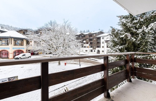 Les Esserts Apartment | Apartment in Morillon near Ski Slope