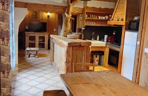 Chamrousse Apartment | Apartment in resort center chalet