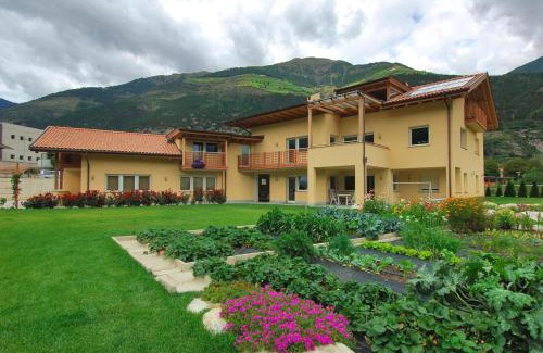 Silandro Apartment | Apartment in Schlanders with terrace