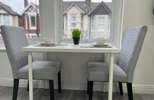 Southampton Apartment | Apartment in St Denys