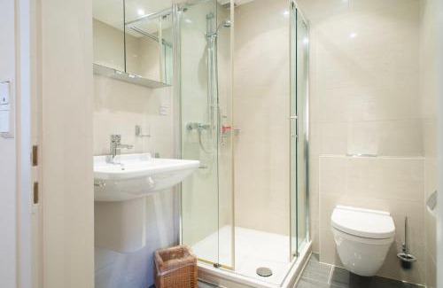 Goch Apartment | Apartment in stylish city villa