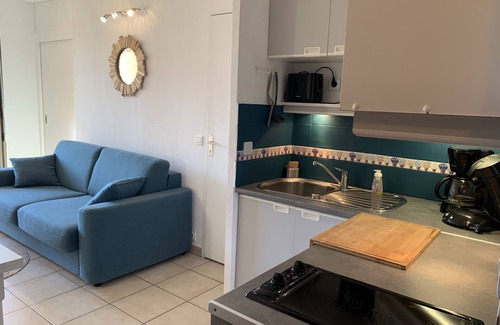 Le Lavandou Apartment | Apartment in the heart of the village 100 m from the beach with parking