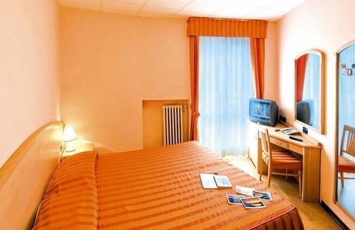 Baveno Apartment | Apartment in the Residence dei Fiori, Baveno