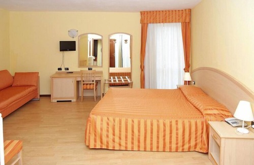Baveno Apartment | Apartment in the Residence dei Fiori, Baveno