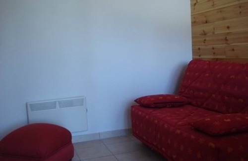 Vars Apartment | Apartment in Vars with amenities, pets allowed