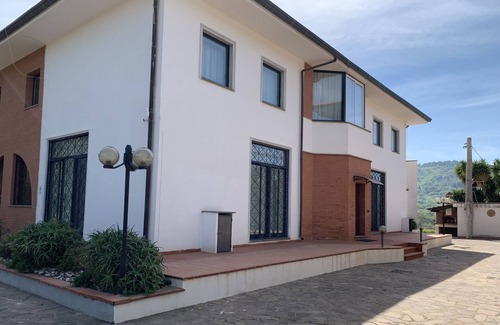 Agropoli Apartment | Apartment in villa 6 people