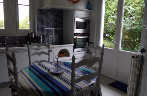 Ciboure Apartment | Apartment in villa in residential and quiet area, near the beach, center city and shops.,