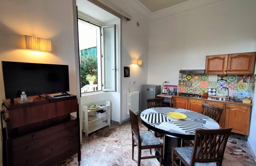 Agropoli Apartment | Apartment in villa on beach in greenery, in center