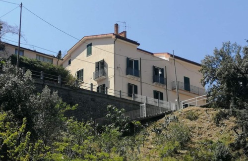 Agropoli Apartment | Apartment in villa on beach in greenery, in center