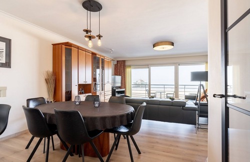 Blankenberge Apartment | Apartment in Zeedijk with Stunning Sea Views