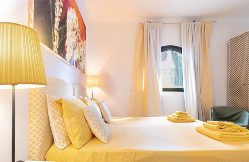 Castrignano de' Greci Apartment | Apartment 'Tenuta Chimeta - Suite Mimosa' with Shared Pool, Shared Garden and Wi-Fi