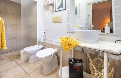Castrignano de' Greci Apartment | Apartment 'Tenuta Chimeta - Suite Mimosa' with Shared Pool, Shared Garden and Wi-Fi