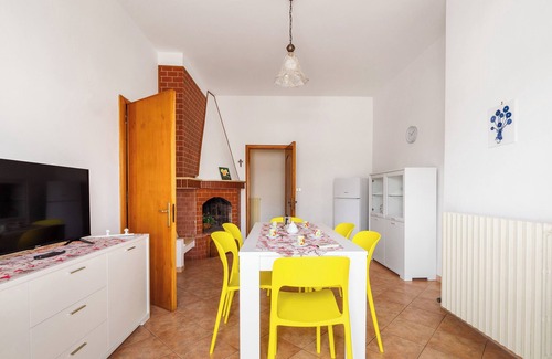 Santa Maria al Bagno Apartment | Apartment Casa LILLI 11 posti Near the Sea with Sea View, A/C & Balcony