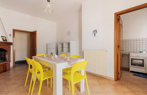 Santa Maria al Bagno Apartment | Apartment Casa LILLI 11 posti Near the Sea with Sea View, A/C & Balcony