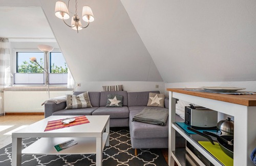Pellworm Apartment | Apartment 'Jule' with Shared Terrace, Shared Garden and Wi-Fi