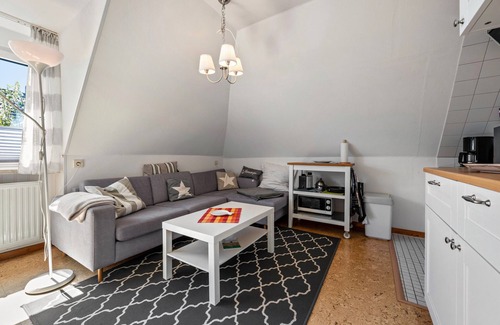 Pellworm Apartment | Apartment 'Jule' with Shared Terrace, Shared Garden and Wi-Fi