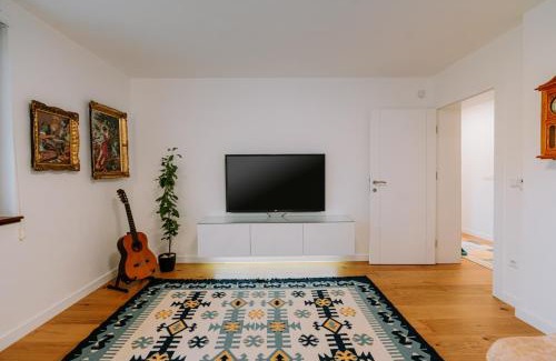 Sarajevo Apartment | Apartment Jutro with free private parking-garage